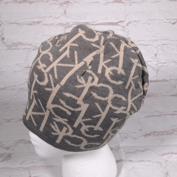 Calvin Klein beanie hat. Light gray Creme Stretch CK Logo design - Picture 6 of 9